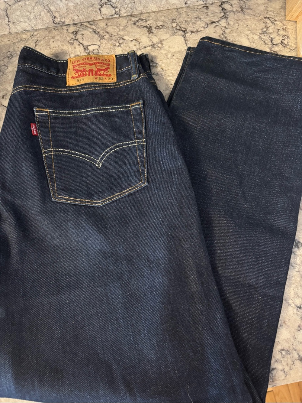 Levi's Men's Dark Blue Denim Jeans - Classic Fit 32x30